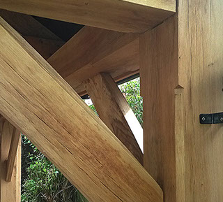 besoke oak garage frame shaftesbury1