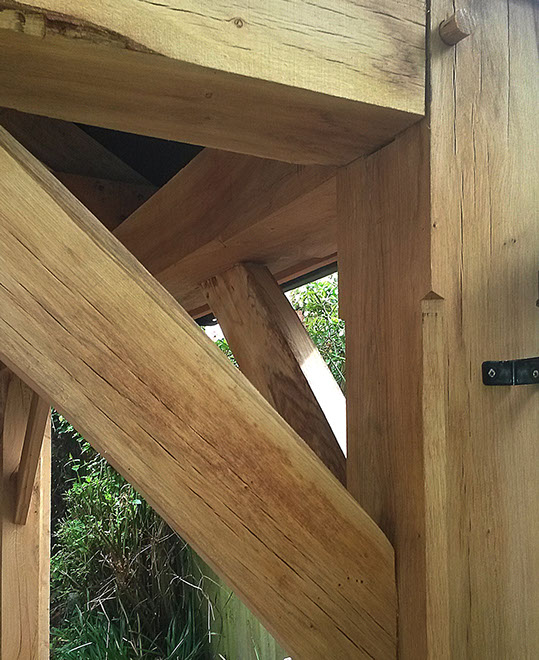 besoke oak garage frame shaftesbury1