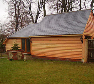 bay garage with playroom wiltshire